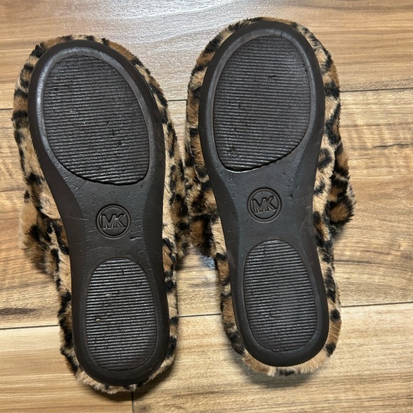 Michael Kors leopard printt house shoes slippers size 9 EUC - Picture 4 of 4